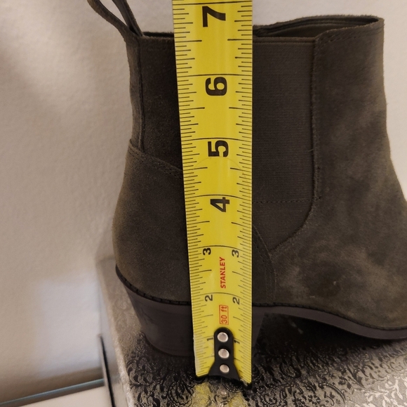 VIONIC WOMEN'S OLIVE Ankle Boots SIZE 9 WIDE. - Picture 5 of 9